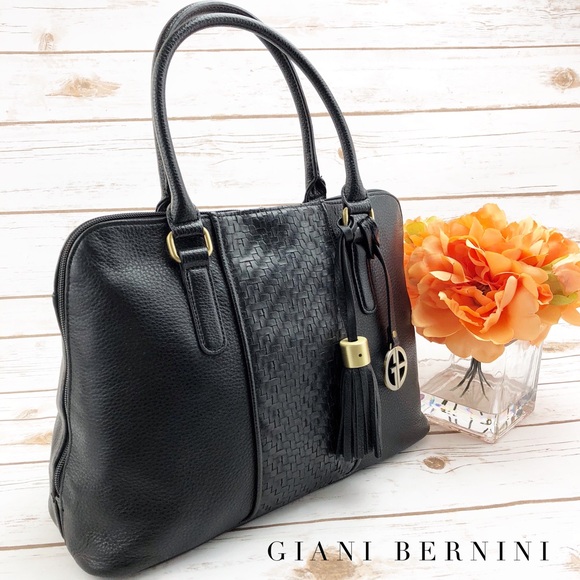 Giani Bernini Handbags - NWT Giani Bernini Pebble Black Leather Tote
